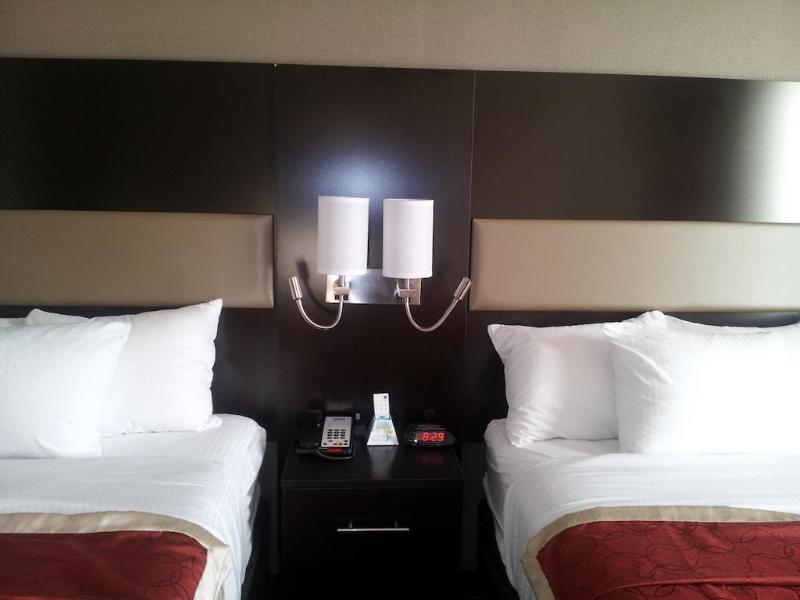 Howard Johnson By Wyndham Jamaica Ny Near Airtrain Jfk New York Eksteriør billede