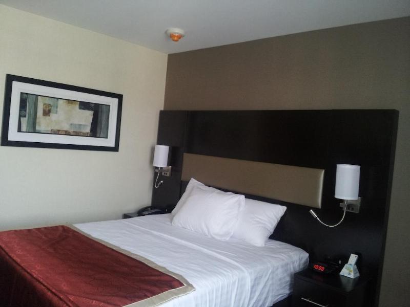 Howard Johnson By Wyndham Jamaica Ny Near Airtrain Jfk New York Eksteriør billede