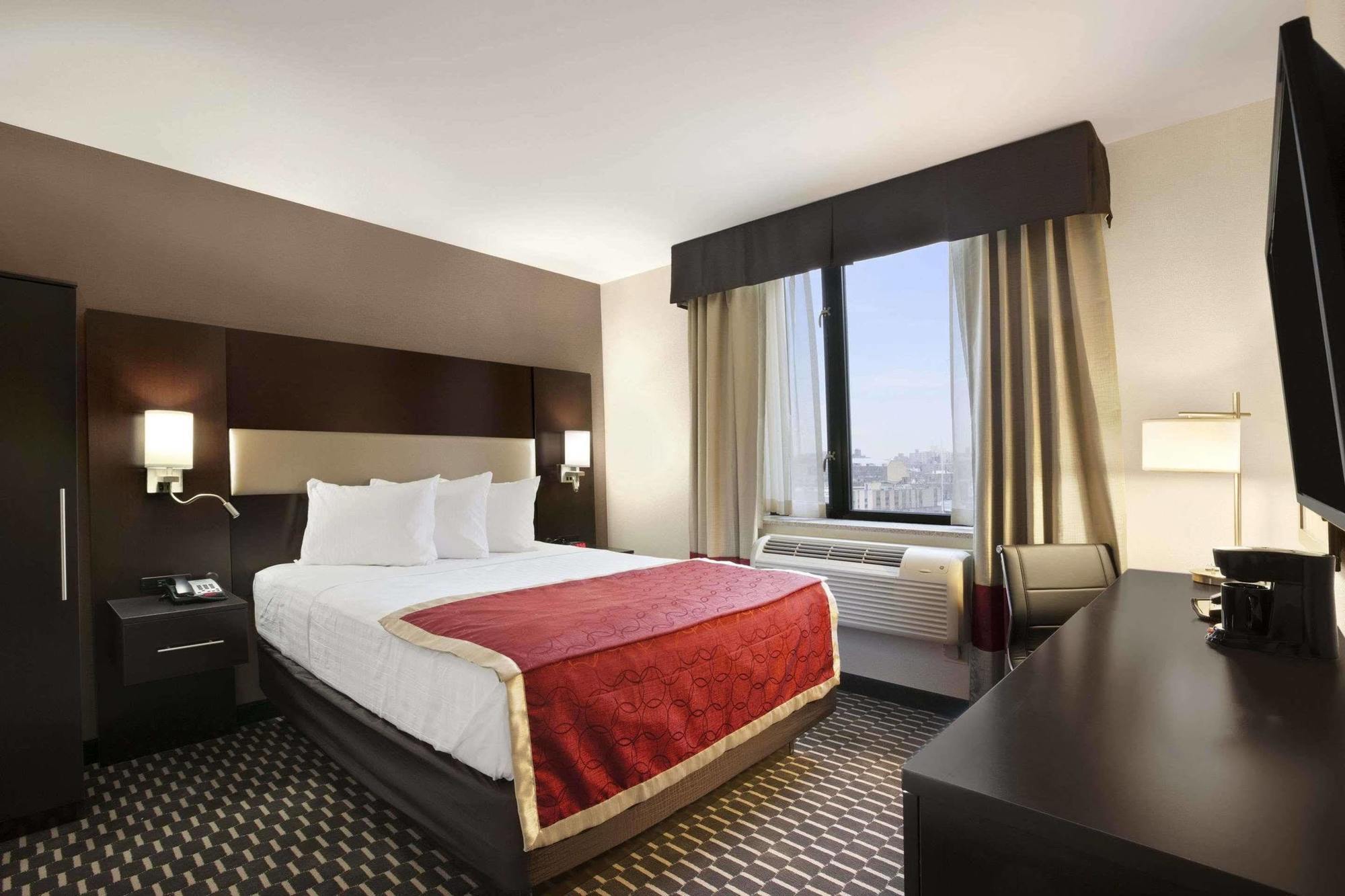 Howard Johnson By Wyndham Jamaica Ny Near Airtrain Jfk New York Eksteriør billede