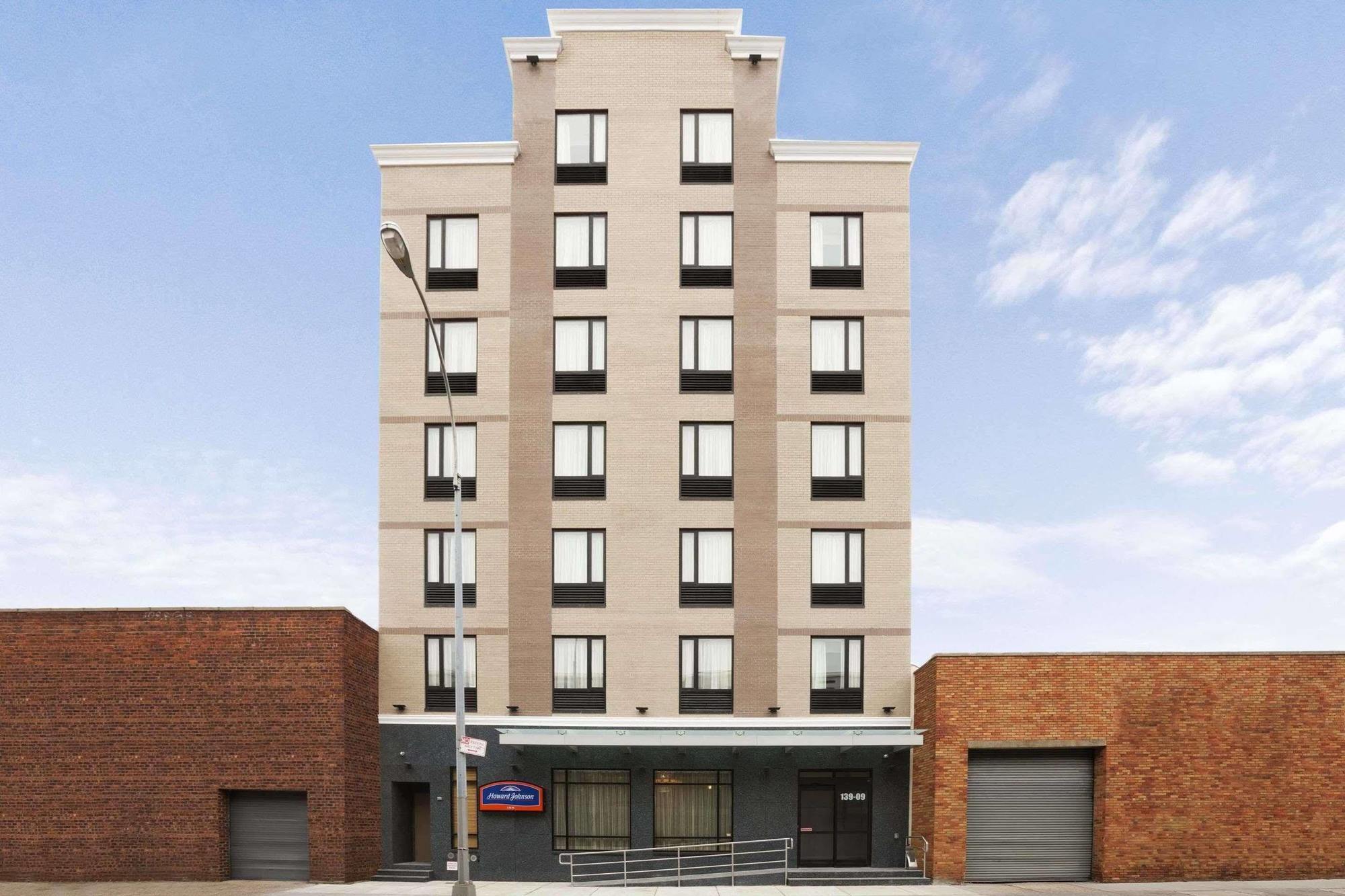 Howard Johnson By Wyndham Jamaica Ny Near Airtrain Jfk New York Eksteriør billede